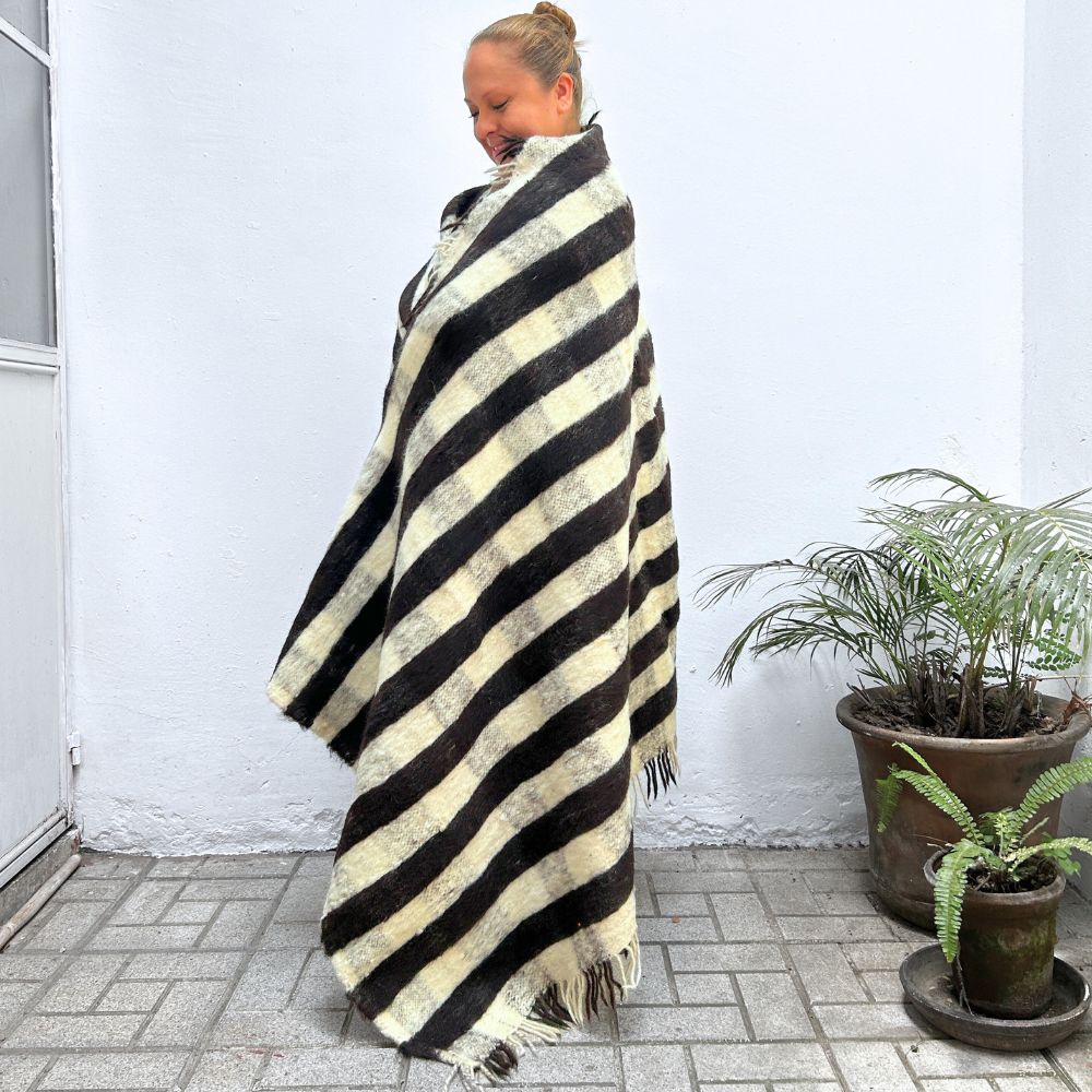 Momostenango Wool Blanket: Brown Stripes