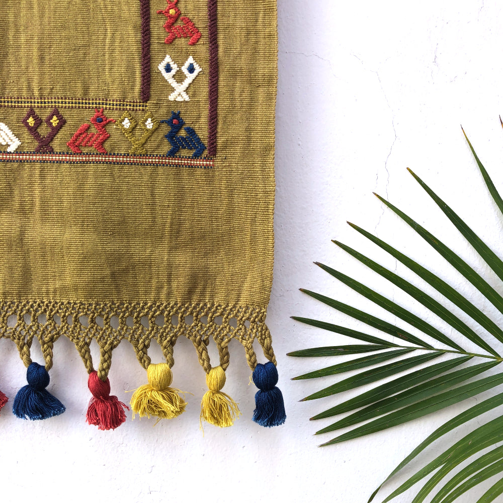 Cotzal Centerpiece: Naturally-dyed 1