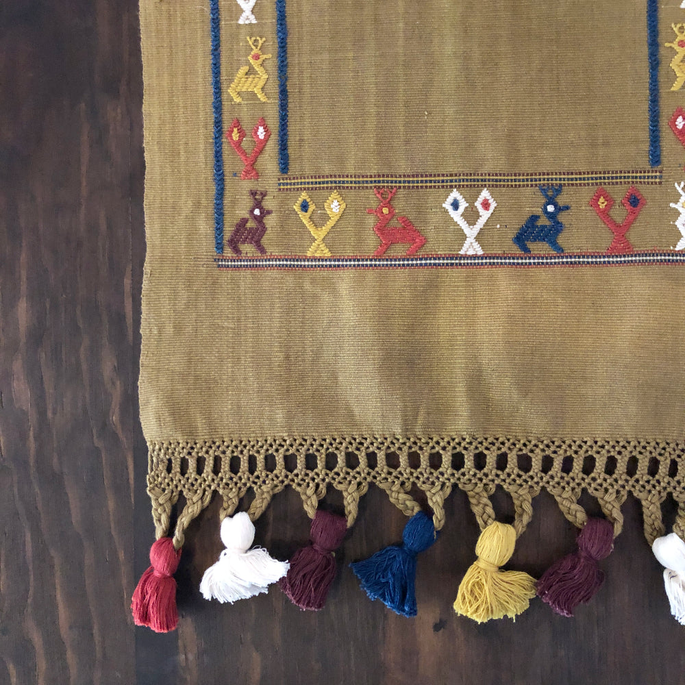 Cotzal Centerpiece: Naturally-dyed 1