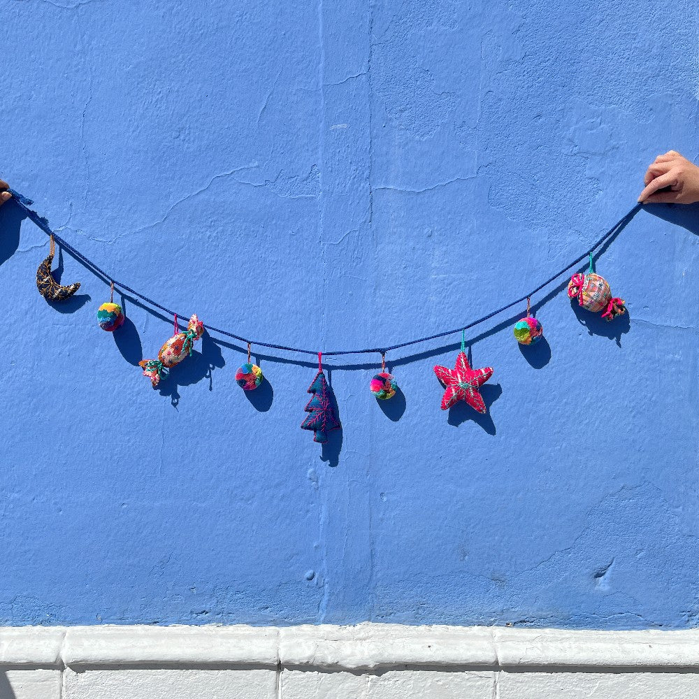 Festive Garlands: Vibrant Brights