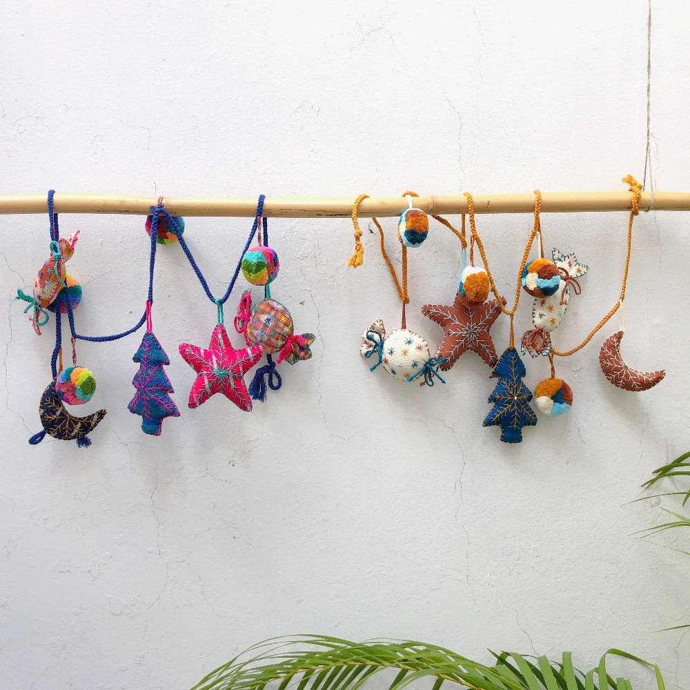 Festive Garlands: Vibrant Brights