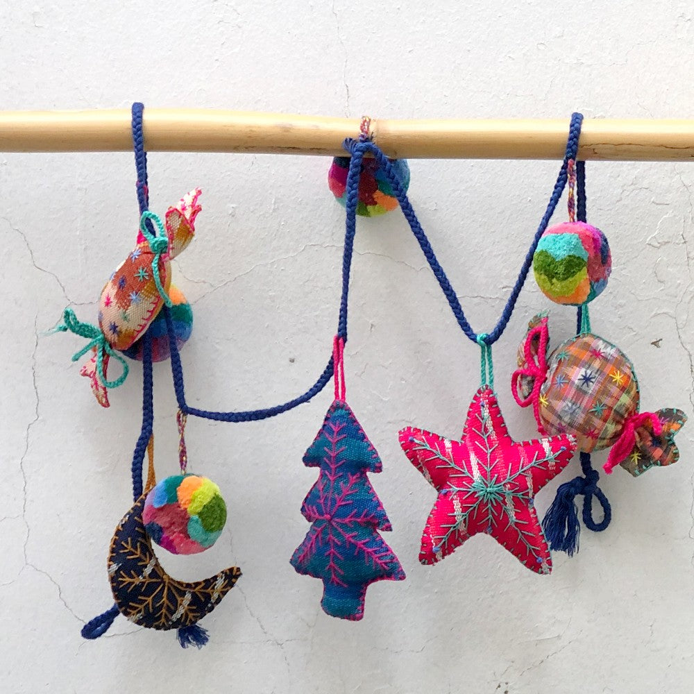 Festive Garlands: Vibrant Brights