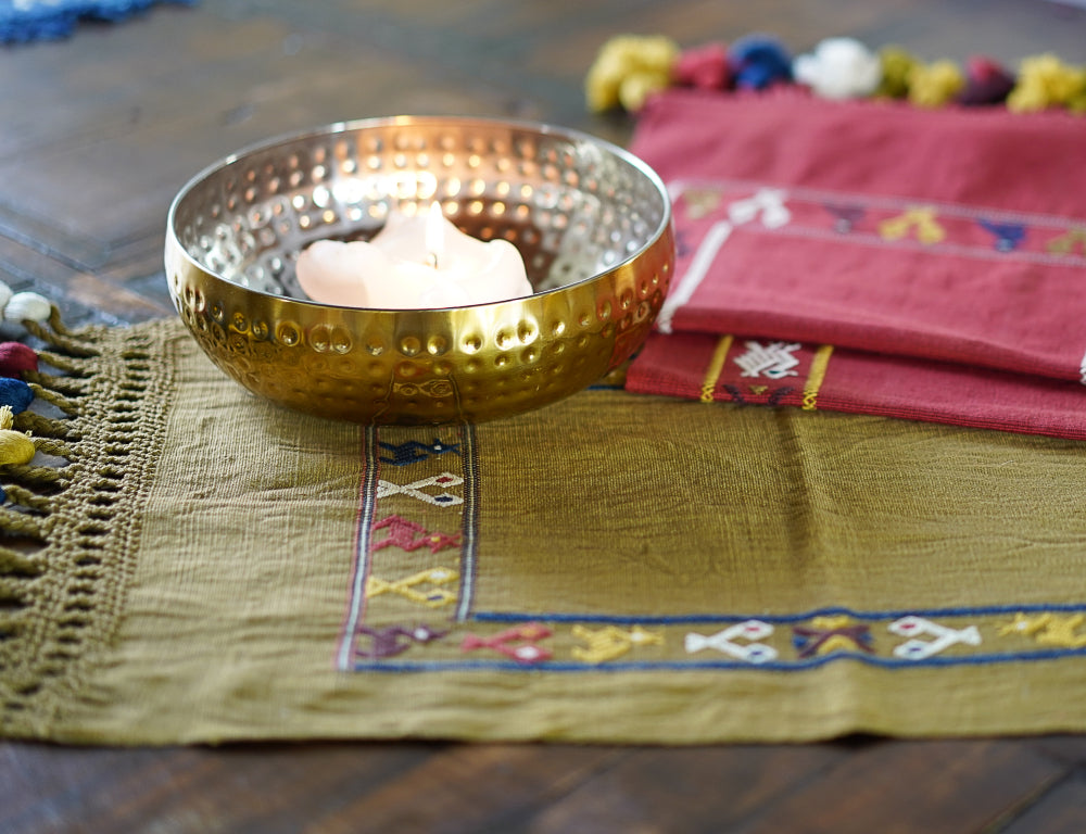 Cotzal Centerpiece: Naturally-dyed 1