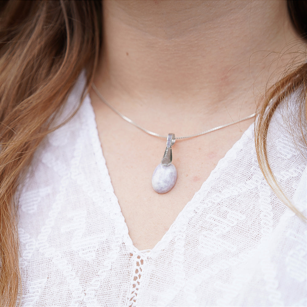 Oval Jade Pendant - Lilac