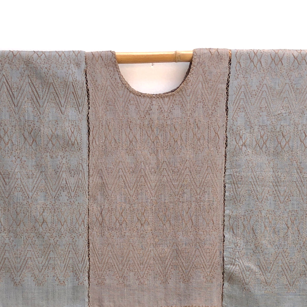 Two-Toned Clouds of Cobán in Light Greys + Pepper (L)