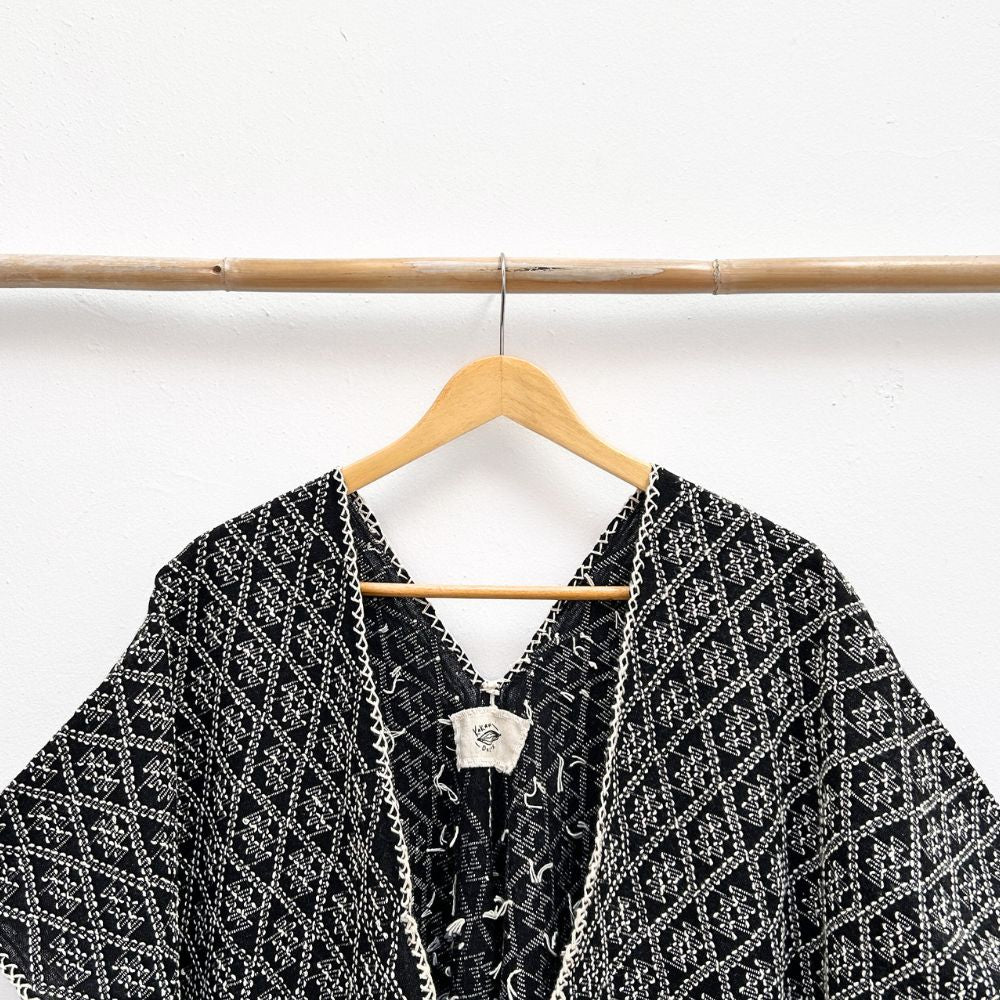 Picbil Handspun Cloud Cardigan: Black & White (M/L)