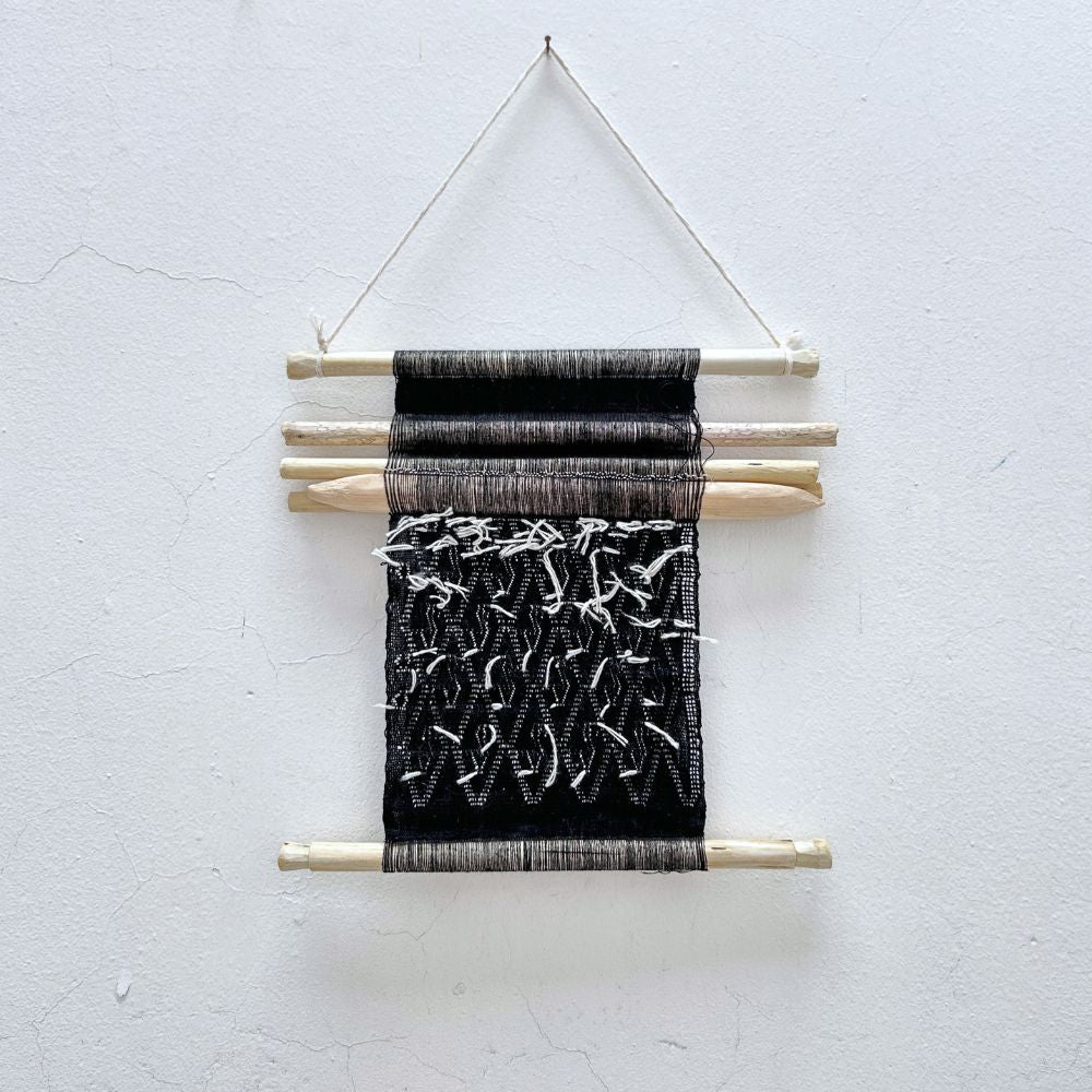 Mini Picbil Loom: Naturally-dyed Carbon Black & Natural white