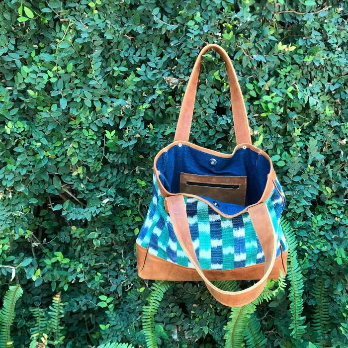 Messenger in Agua Ikat