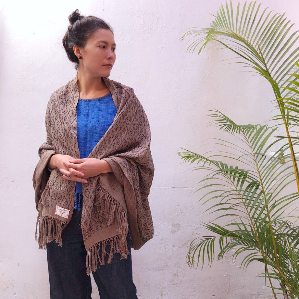 Picbil Shawl in Coconut and Coffee