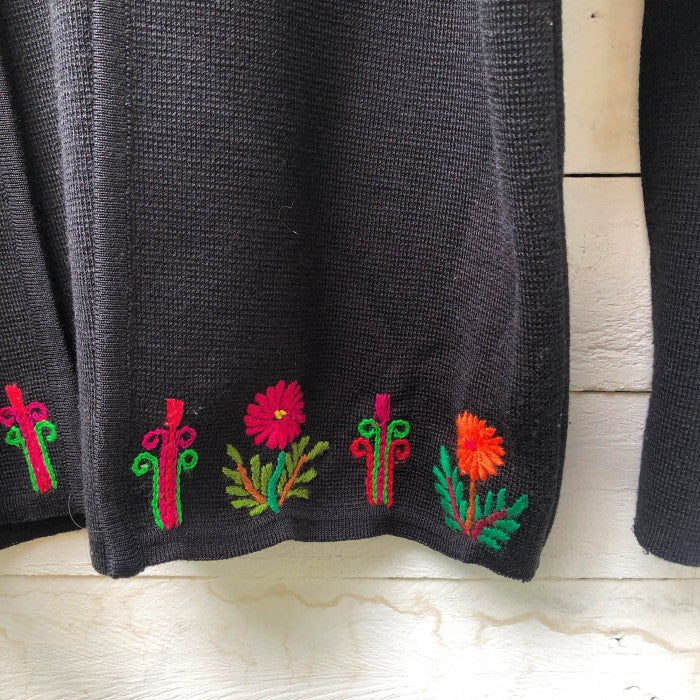 Decorate your own clothes! Embroidery with Claribel / TBD