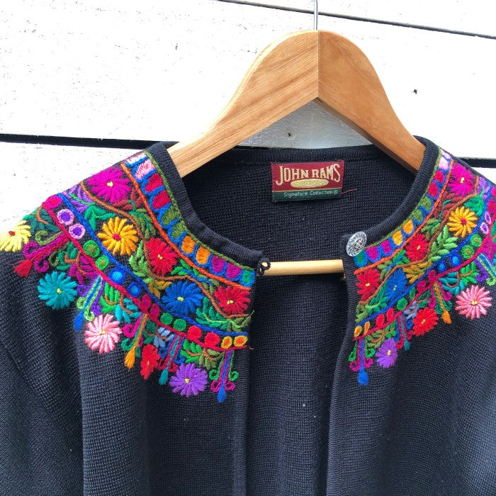 Decorate your own clothes! Embroidery with Claribel / TBD