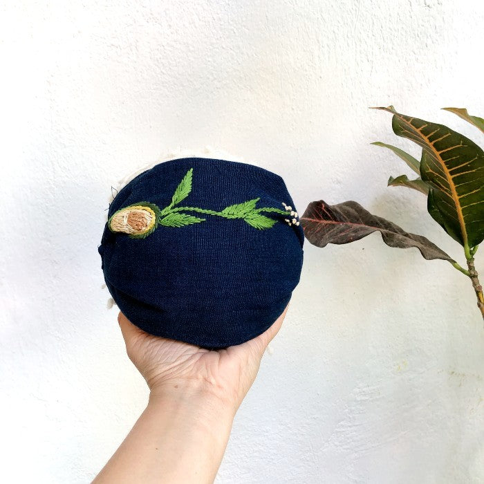 Hand-embroidered cloth mask: Fruits and Barriletes
