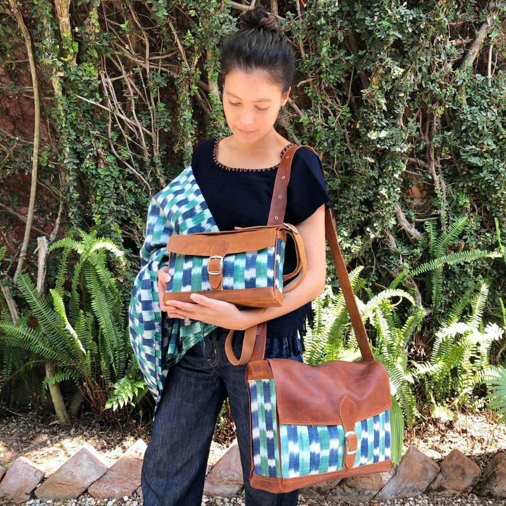 Messenger in Agua Ikat