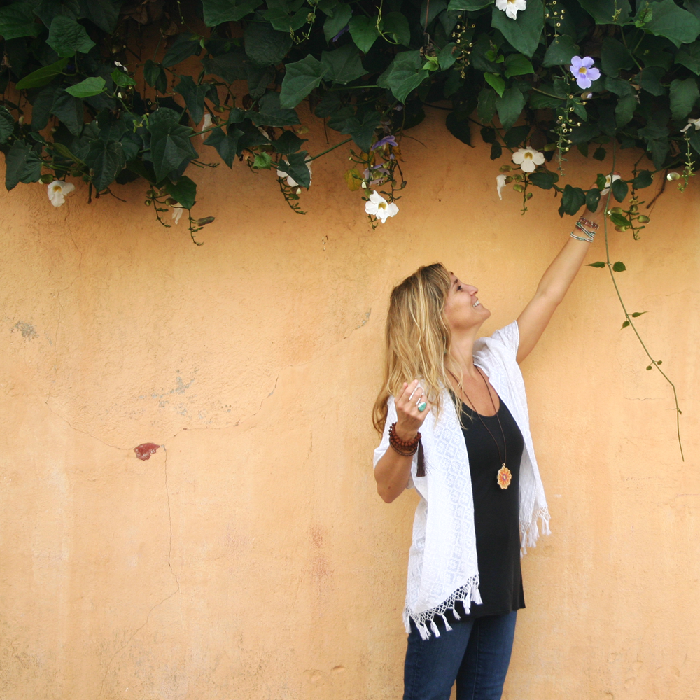 Summer Cardigan in Classic White (M)