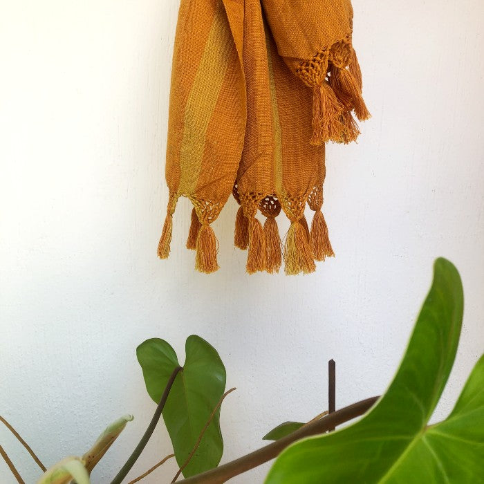 Naturally-dyed Footloom Scarf