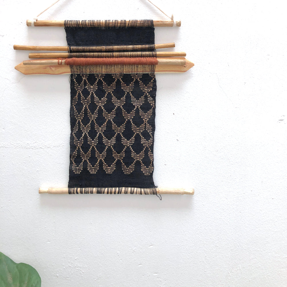 Mini Picbil Loom: Naturally-dyed Black & Coconut