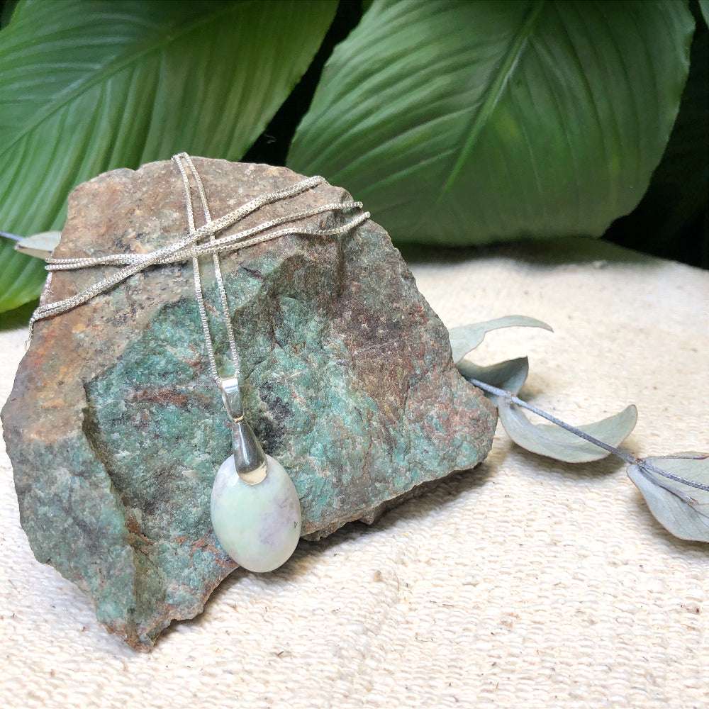 Oval Jade Pendant - Lilac