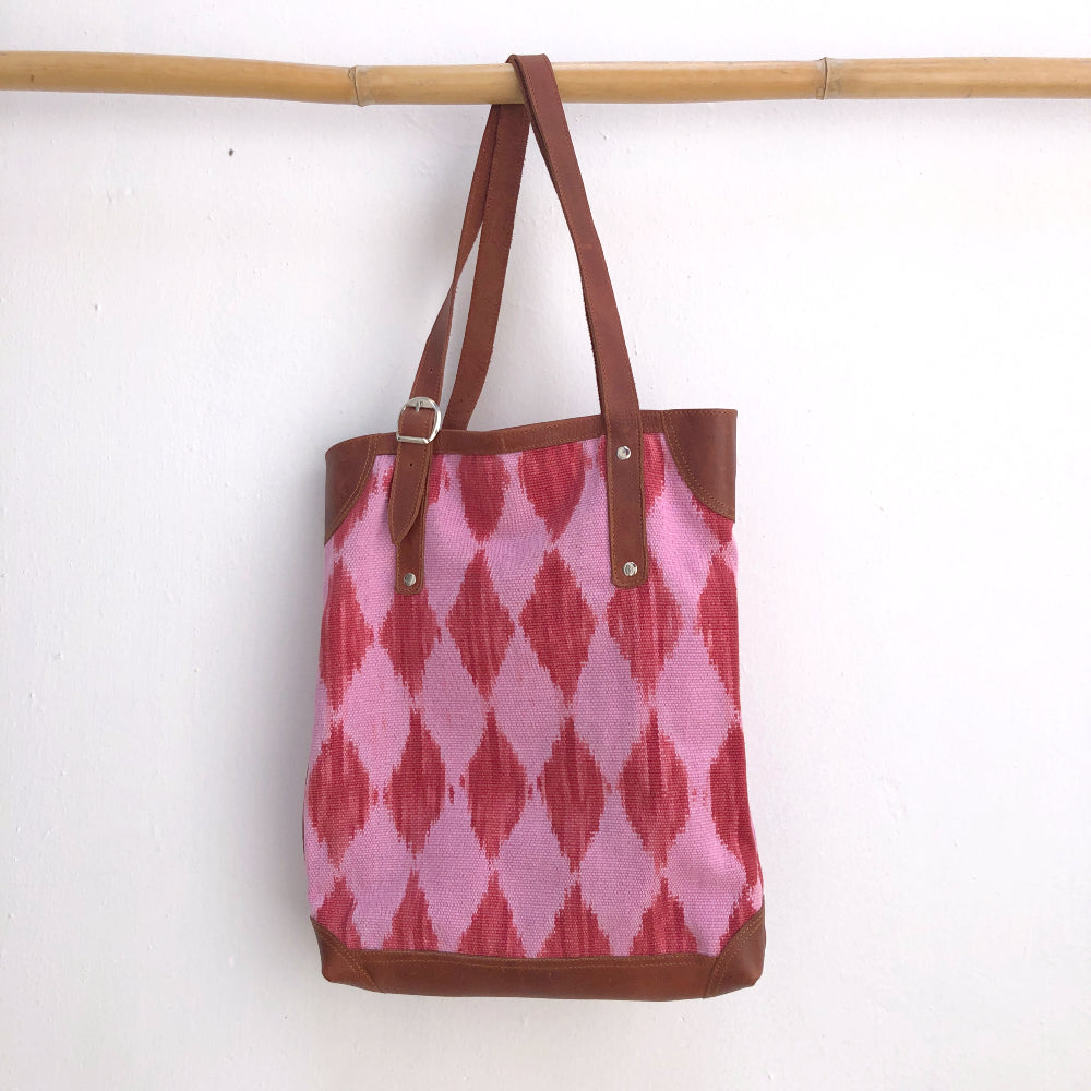 Slim Tote in Two-tone Cochineal 2