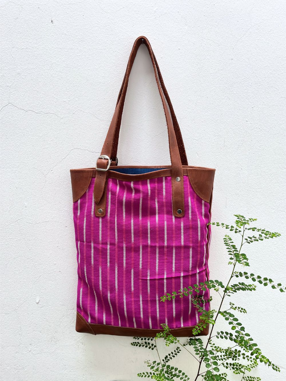 Slim Tote in Bougainvillea