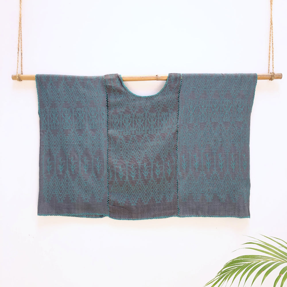 Two-Toned Clouds of Cobán in Greys + Mint (L)