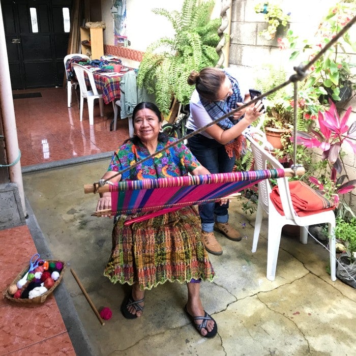 Private Class: Backstrap Weaving with Doña Lidia or Doña Everilda (in-person) / Contact us to schedule