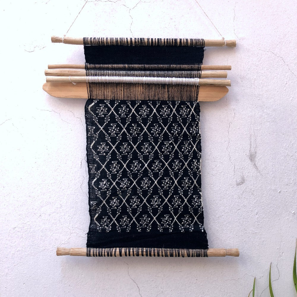 Mini Picbil Loom: Naturally-dyed Black & Cream