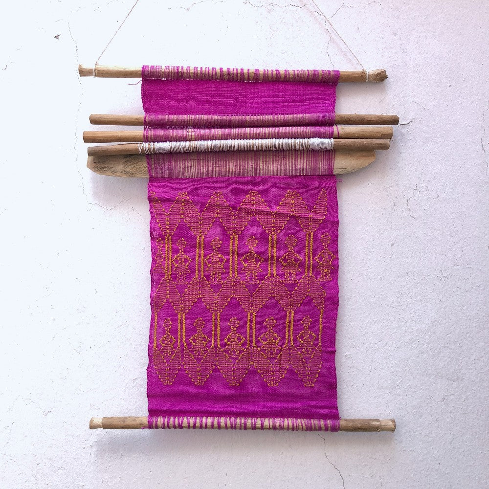 Mini Picbil Loom: Naturally-dyed Cochineal & Pericón