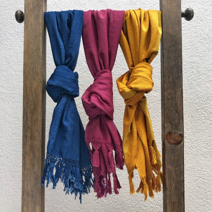 Naturally-dyed Footloom Scarf